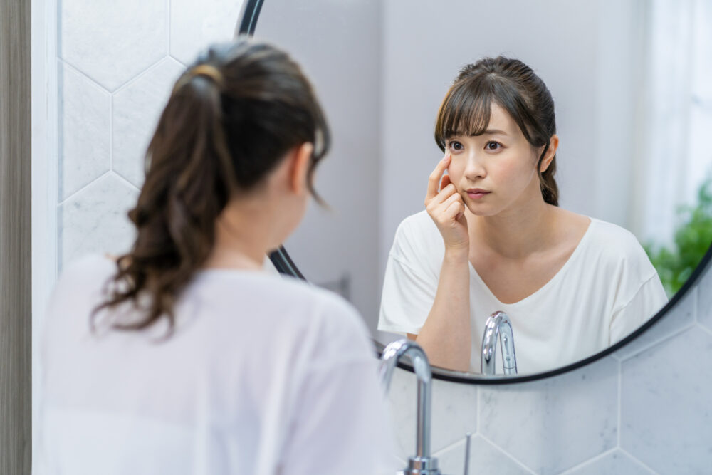 目頭切開をすると傷跡が残る？